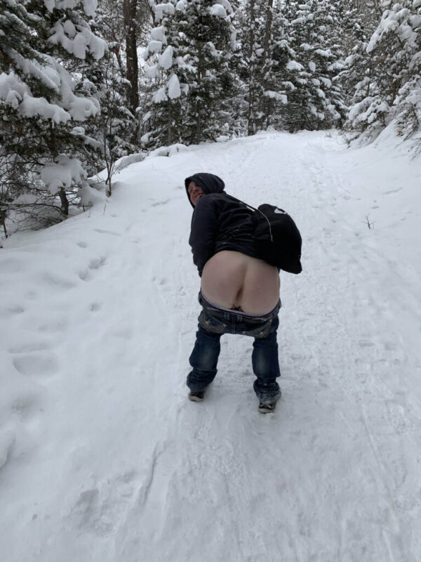 Fucking in the snow